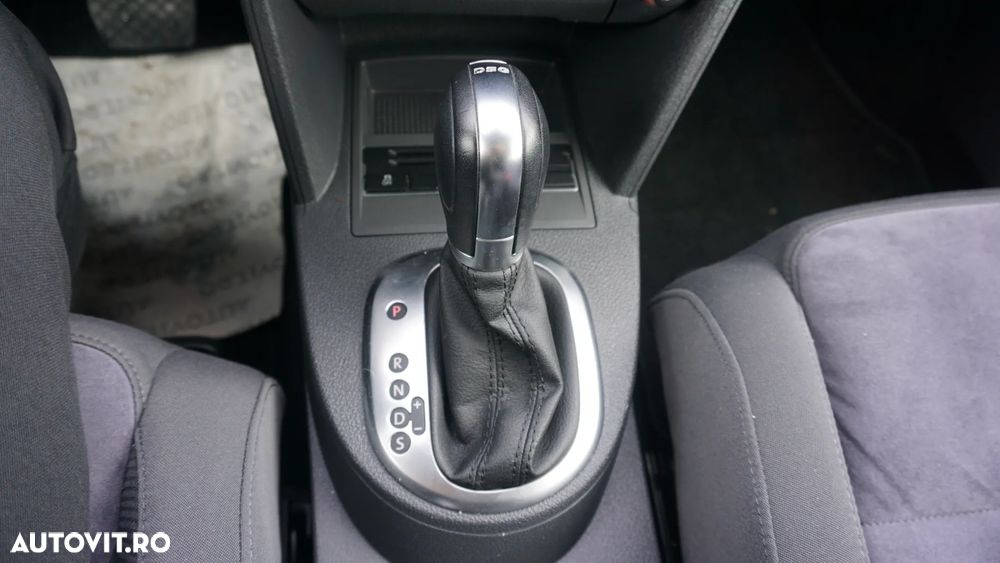 Volkswagen Touran 1.4 TSI DSG Comfortline - 25