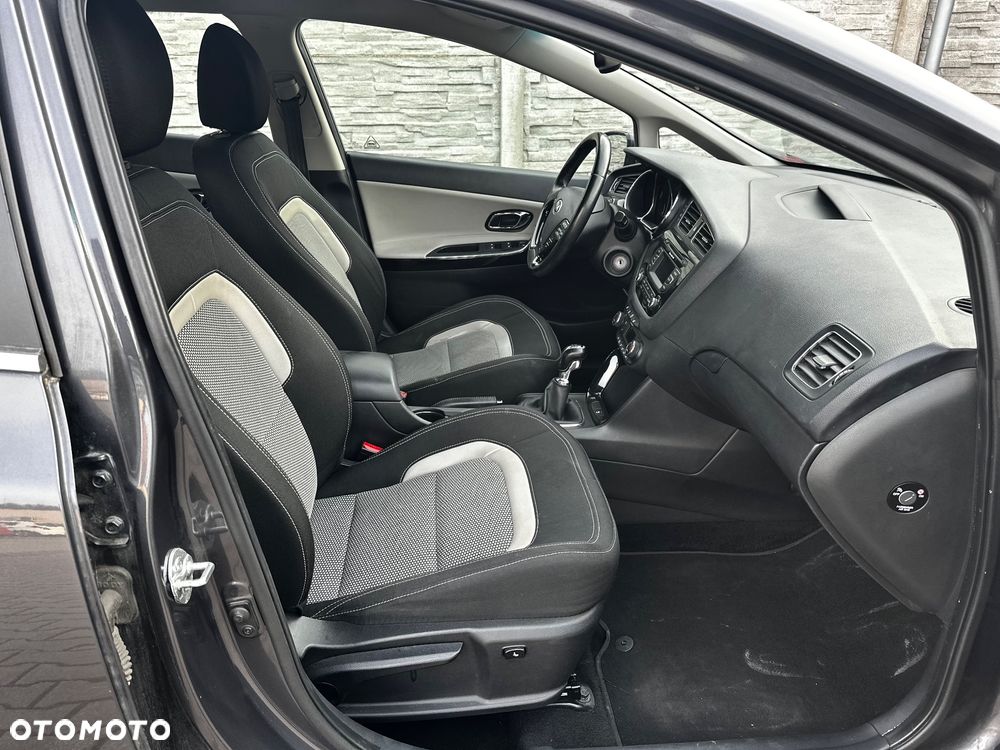 Kia Ceed 1.6 GDI Dream Team Edition - 6