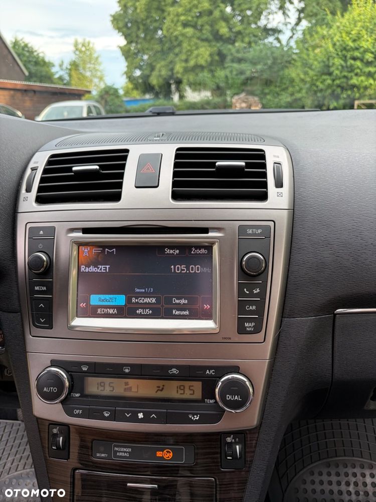 Toyota Avensis 1.8 Premium EU5 MS - 11