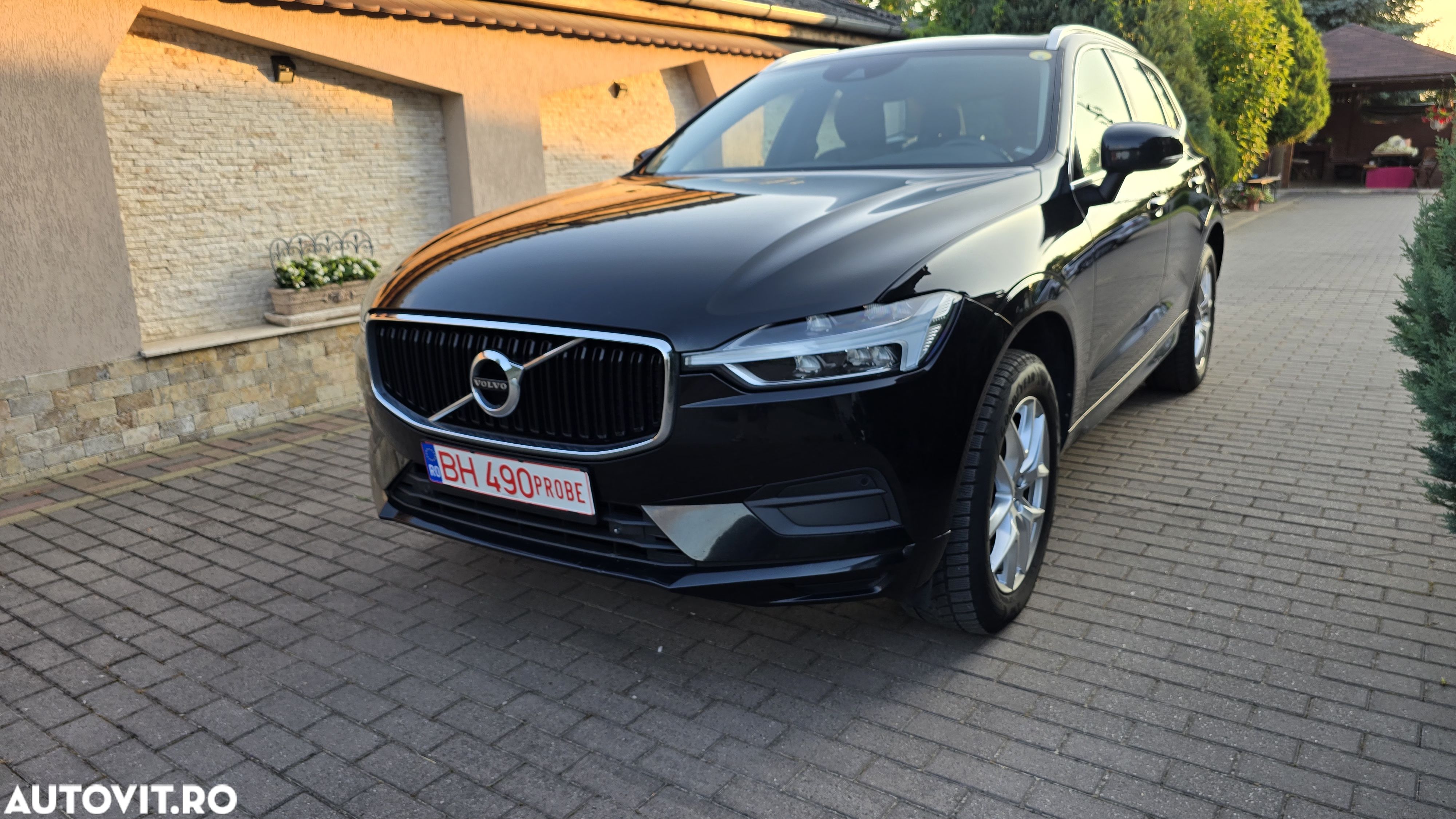 Volvo XC 60 D3 Momentum Pro - 1