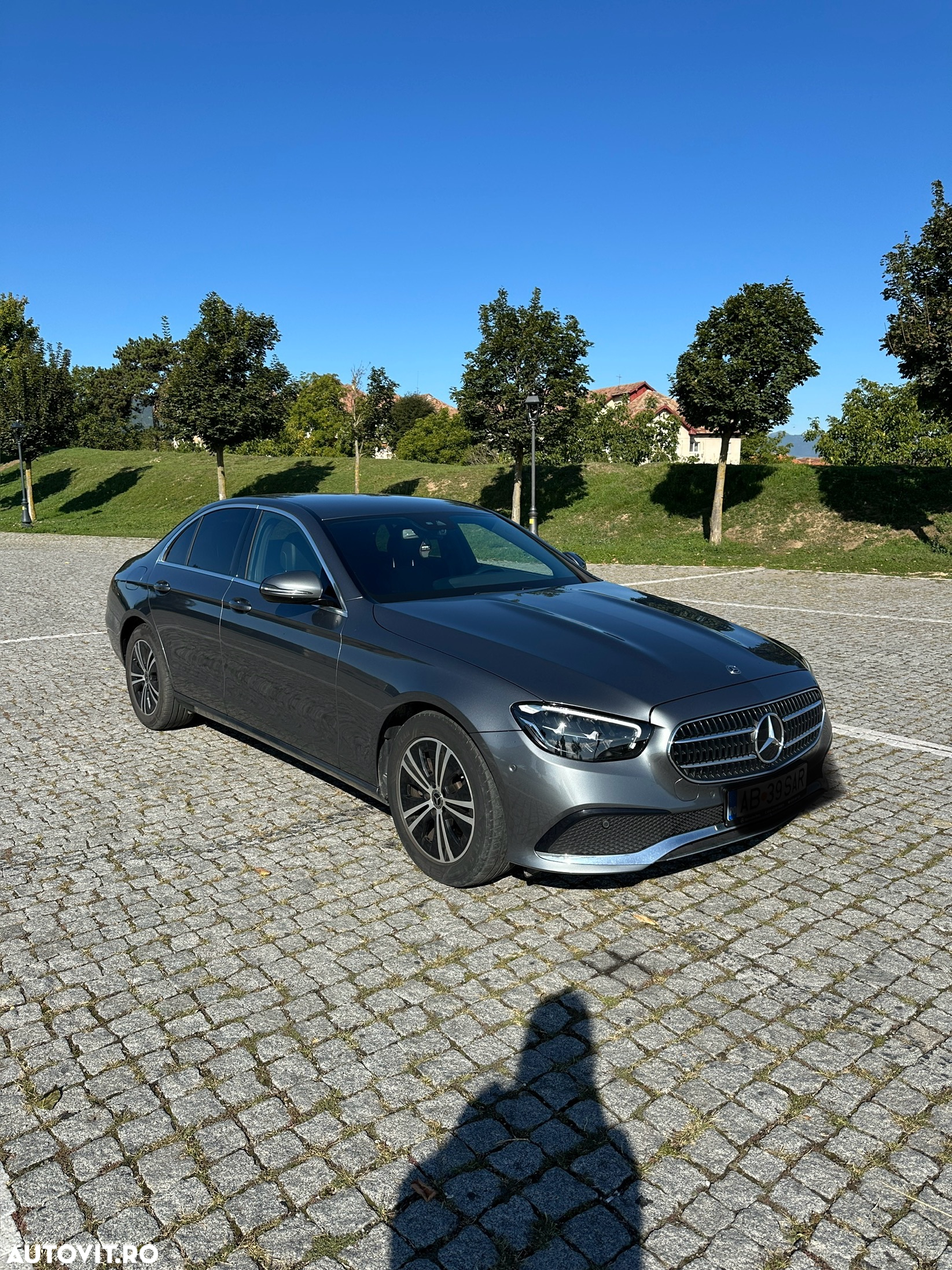 Mercedes-Benz E 200 4Matic T 9G-TRONIC Avantgarde - 2