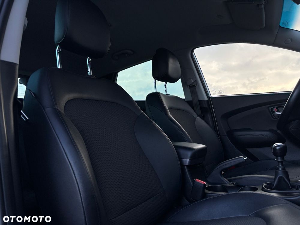 Hyundai ix35 blue 1.6 2WD Finale Silver - 32