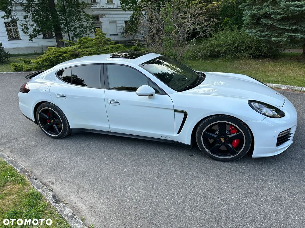 Porsche Panamera GTS PDK - 12