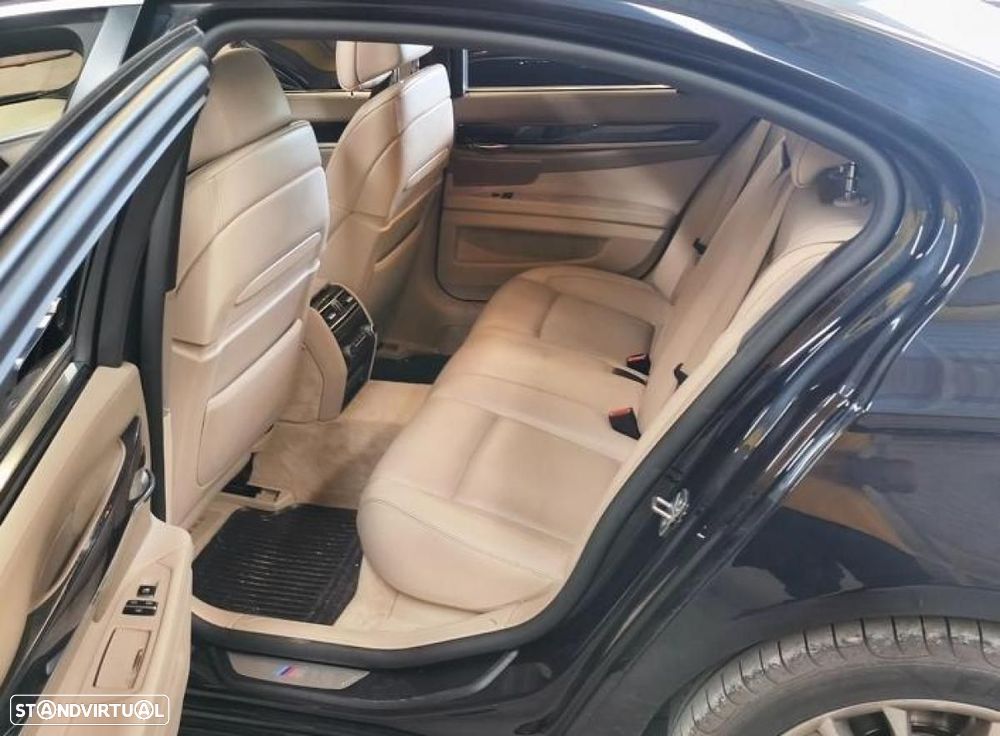 BMW 740 - 4