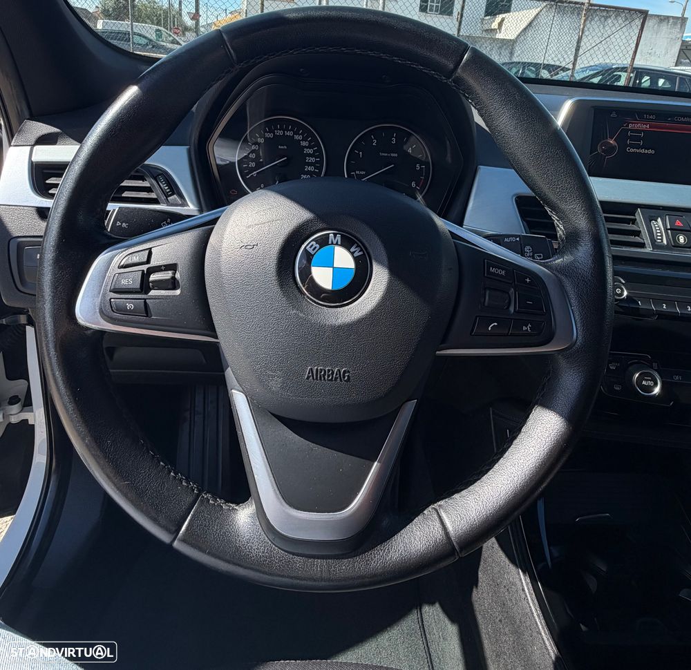 BMW X1 18 d sDrive Auto Line Sport - 18