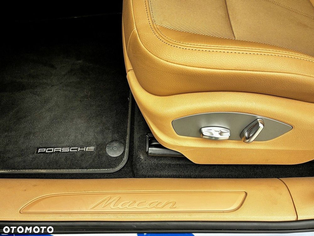 Porsche Macan - 16