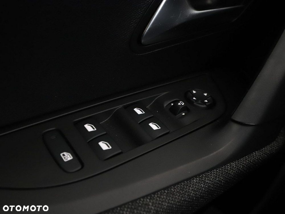 Peugeot 2008 Benzin 100 Allure - 37
