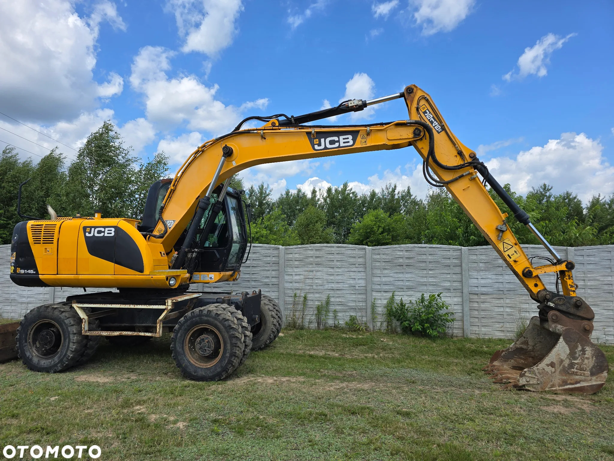 JCB - 10
