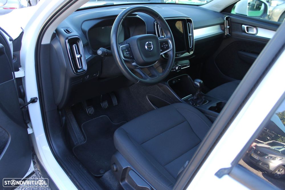 Volvo XC 40 1.5 T2 Momentum Core - 7
