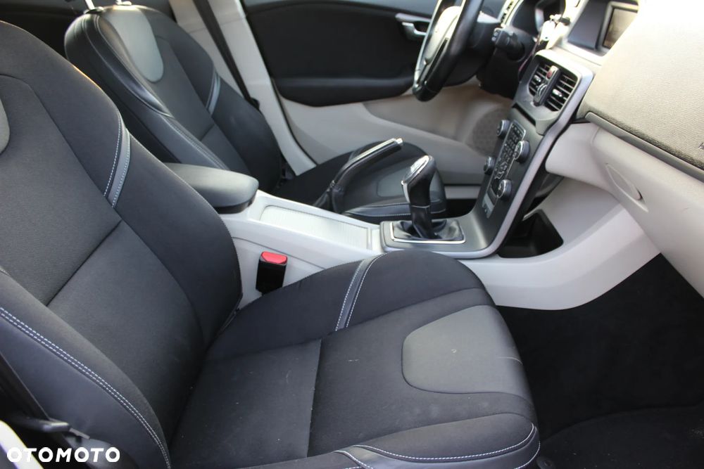 Volvo V40 D2 Summum - 8