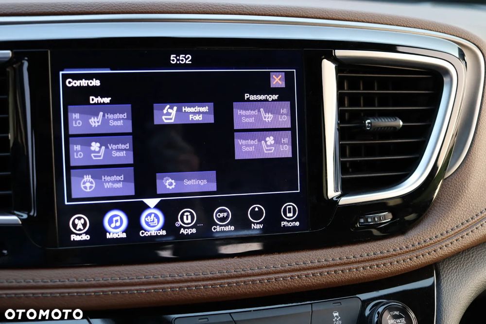 Chrysler Pacifica - 30