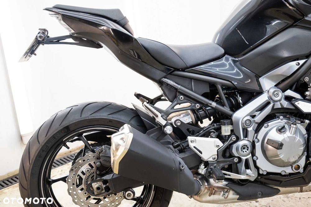 Kawasaki Z 900 - 16