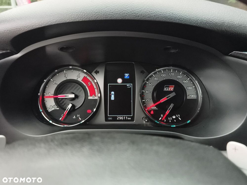 Toyota Hilux 2.8 D-4D Double Cab GR Sport 4x4 - 21