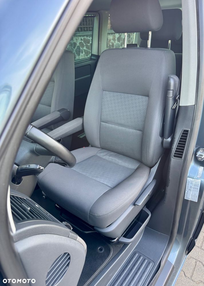 Volkswagen Multivan - 16