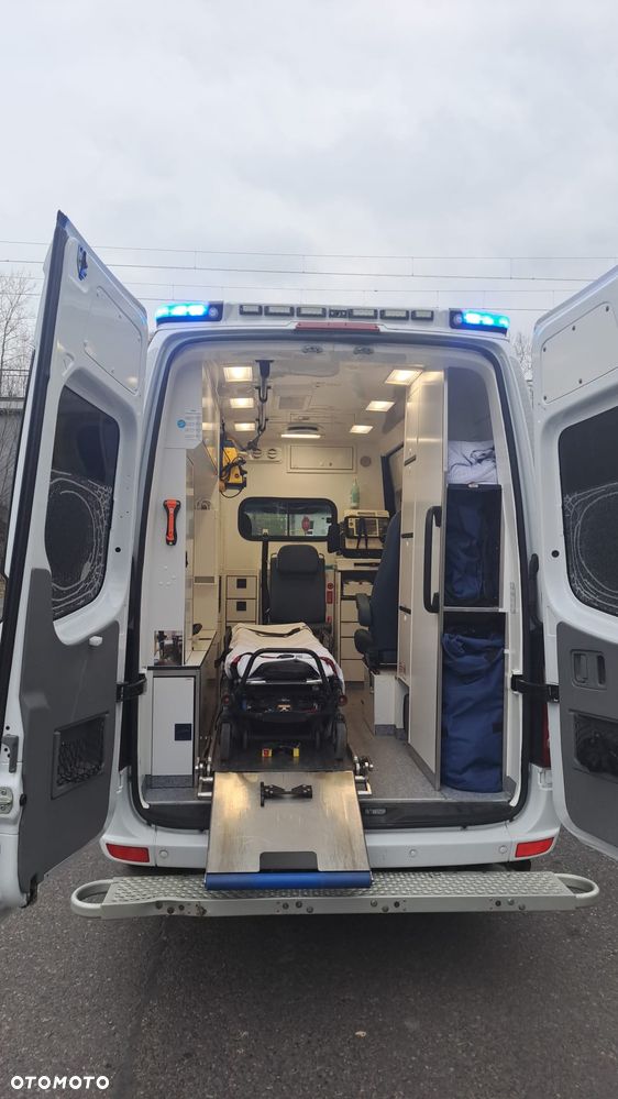 Mercedes-Benz Sprinter 319 CDI Ambulans karetka - 4