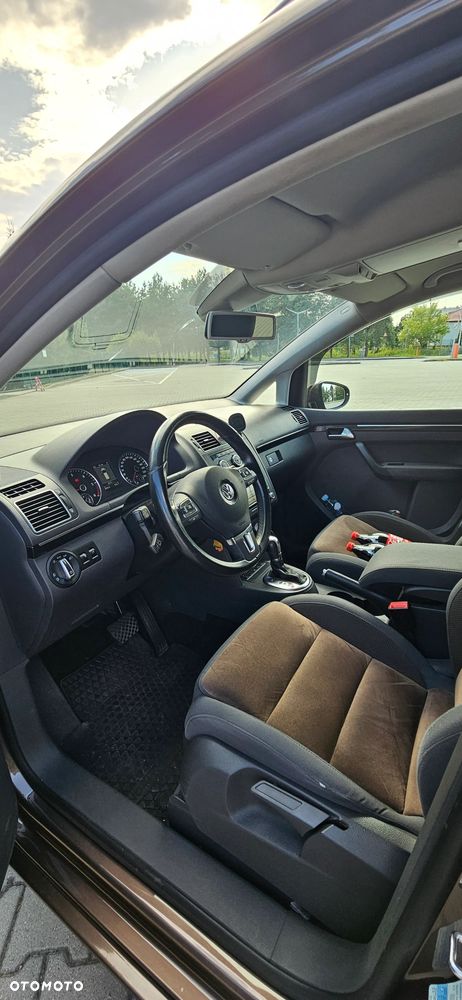 Volkswagen Touran 2.0 TDI BMT Highline DSG - 12