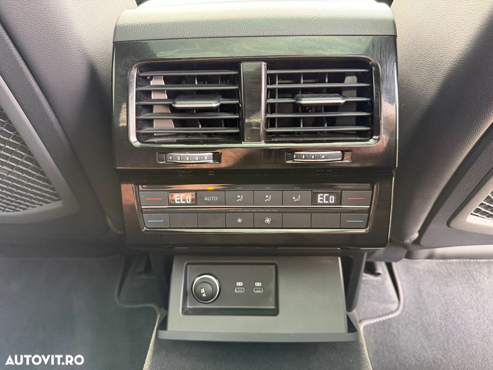Volkswagen Touareg 3.0 V6 TDI SCR 4Motion Automatik R-Line - 29