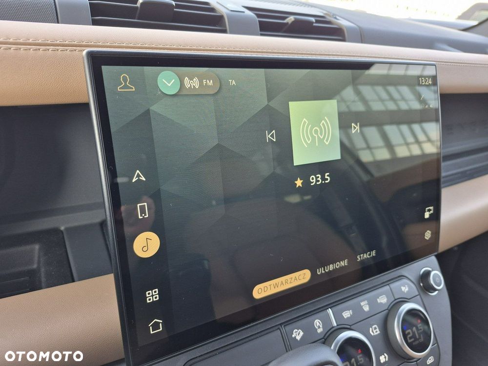 Land Rover Defender - 21