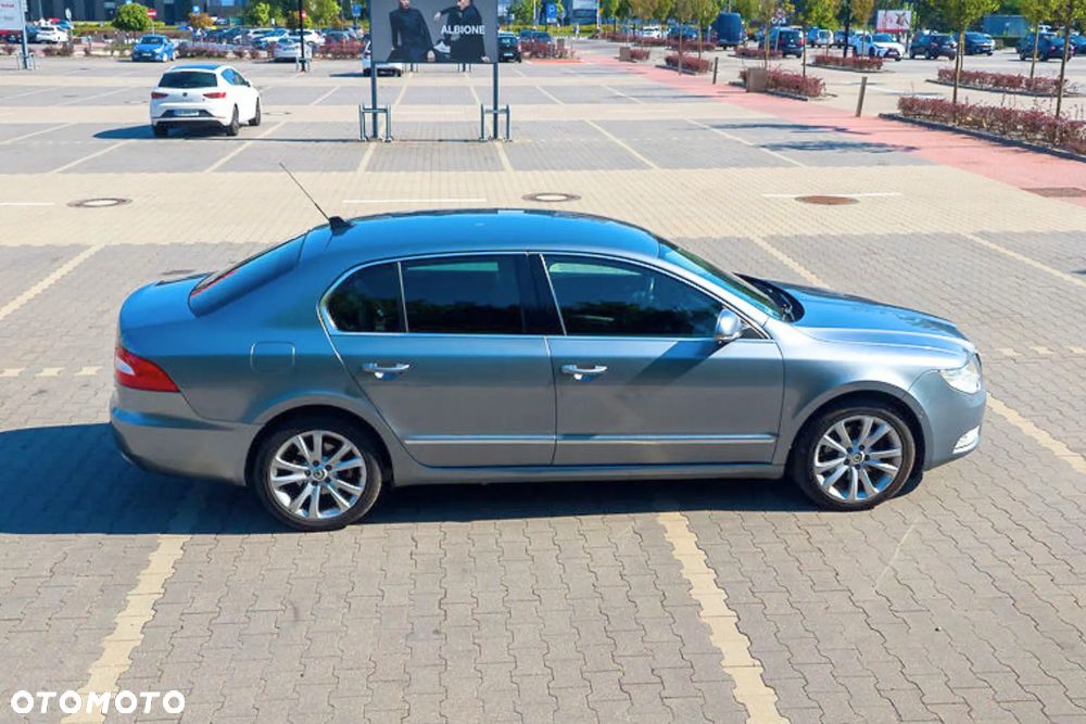 Skoda Superb 2.0 TDI Elegance DSG - 7