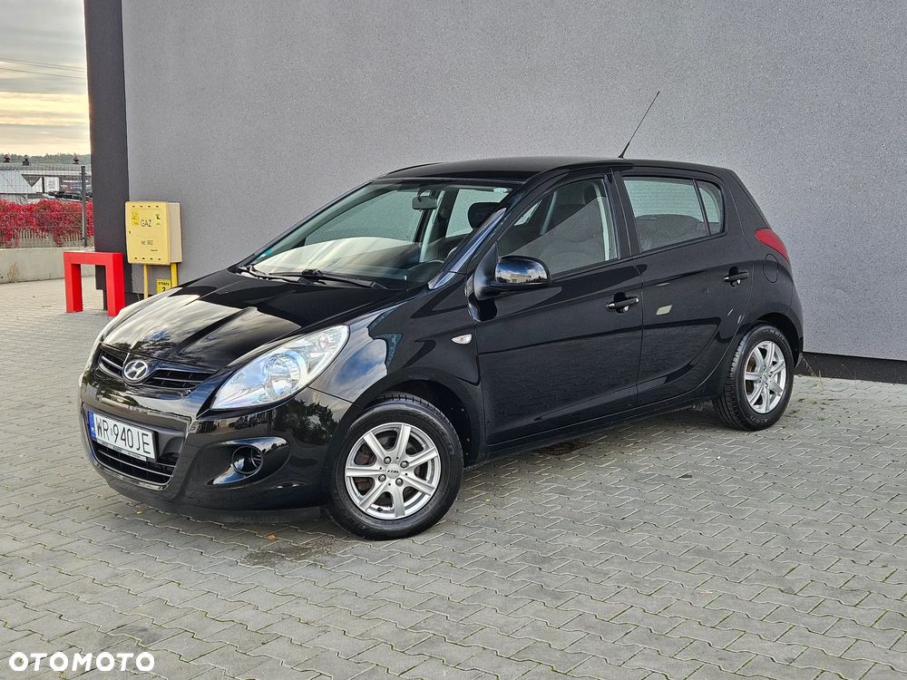 Hyundai i20 - 24