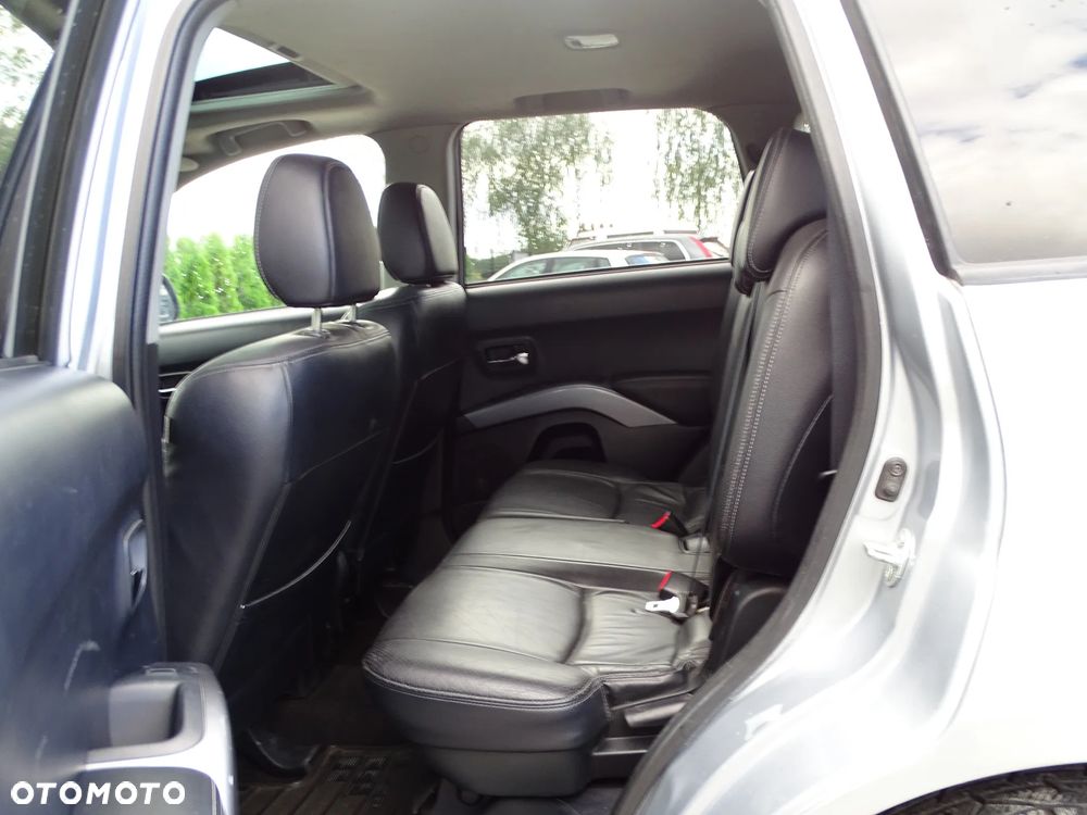 Mitsubishi Outlander - 30