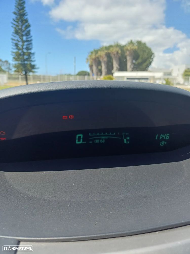 Toyota Yaris 1.0 VVT-i AC Manual+VSC - 9