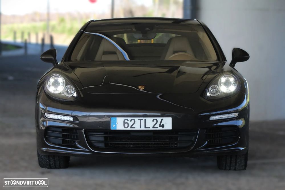 Porsche Panamera Platinum Edition - 3