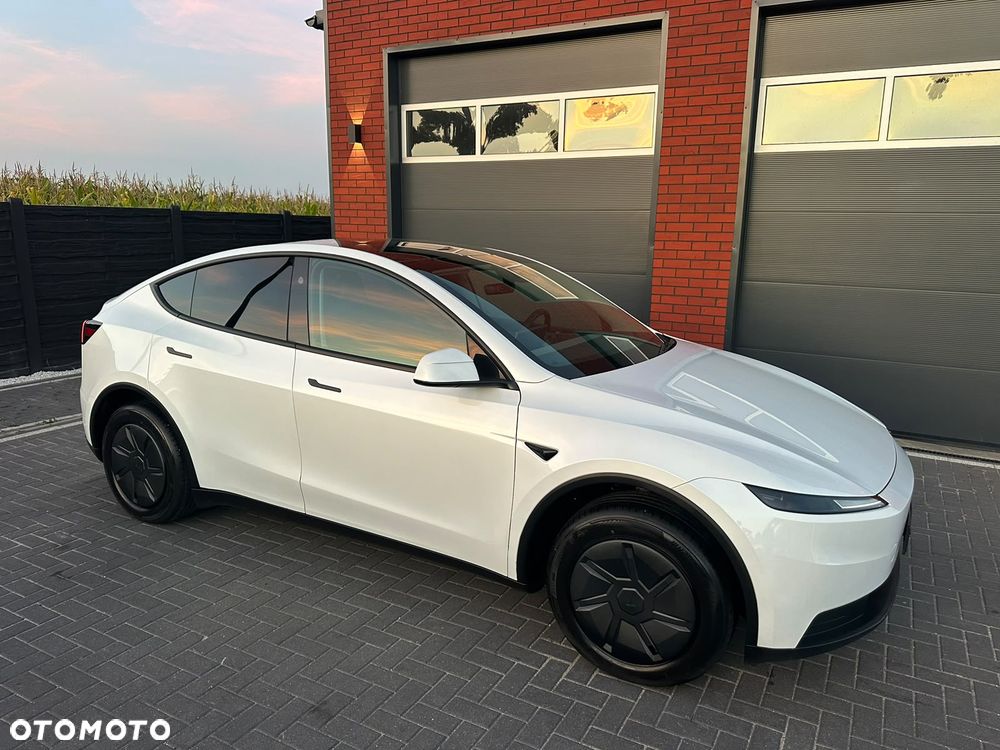 Tesla Model Y Standard - 3