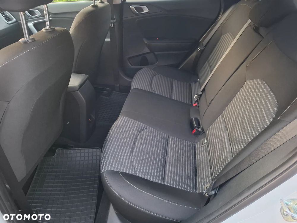 Kia XCeed 1.5 T-GDI M - 28
