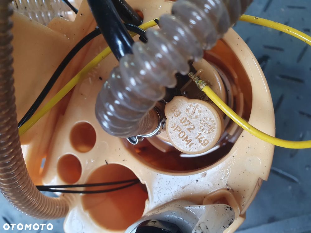 Pompa baku paliwa AUDI A4 CABRIO (8H7, B6, 8HE, B7) 8E0919050F 2.5L diesel - 2