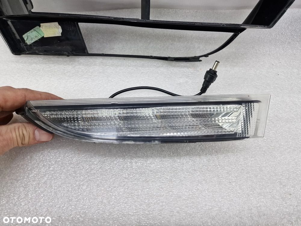 VW SCIROCCO 1K8 R20 / R-LINE LEWA + PRAWA KRATKA BOCZNA / KIERUNKOWSKAZ / LED  , NR 1K8853665D / 1K8853666D / 1K8853949 , NR AUKCJI KR397 - 12