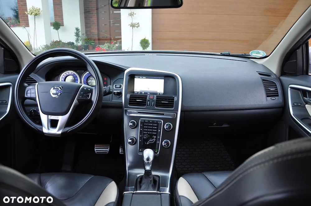 Volvo XC 60 D4 Geartronic RDesign - 22