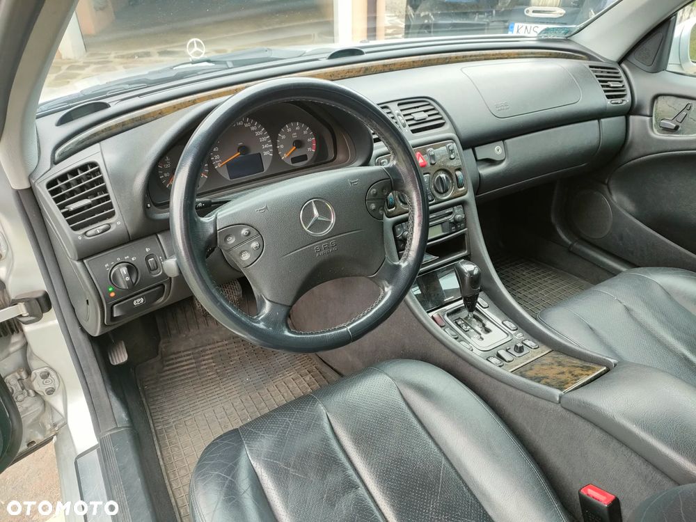 Mercedes-Benz CLK - 11