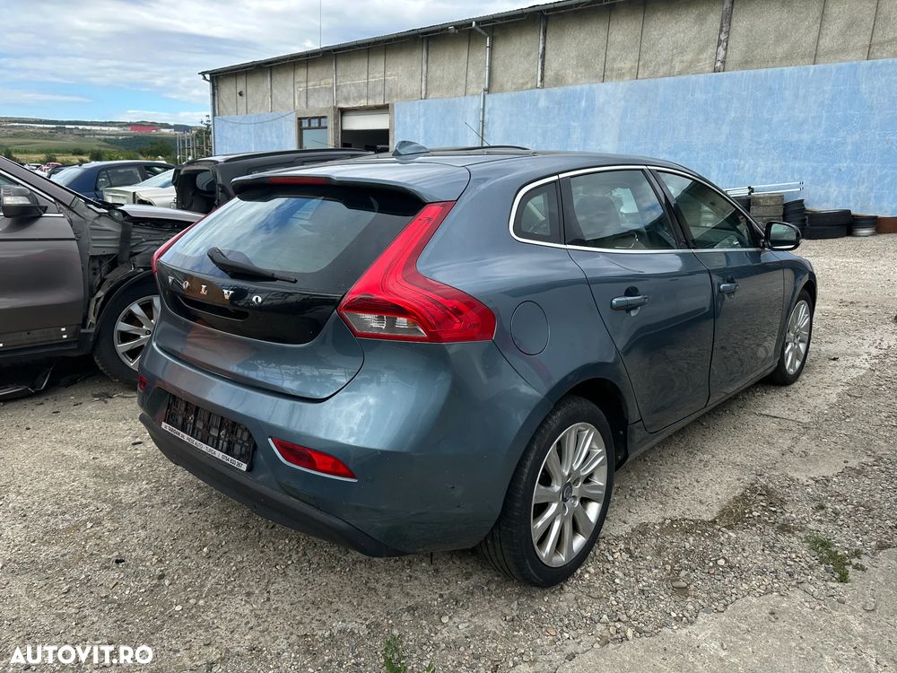 Dezmembrez piese Volvo V40 - 4