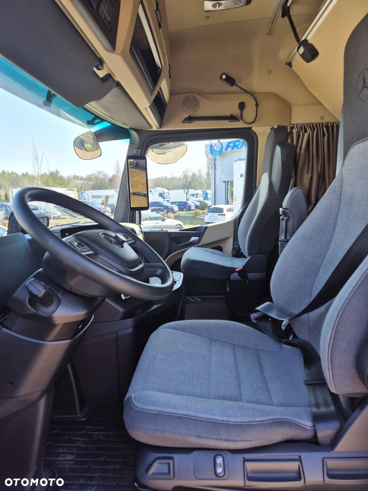 Mercedes-Benz Actros - 10