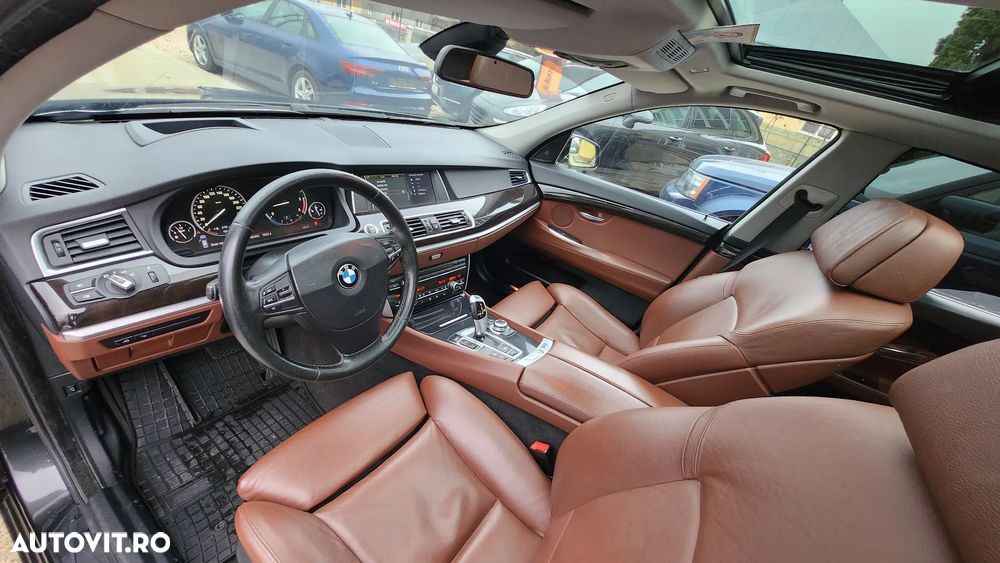 BMW Seria 5 530d xDrive Gran Turismo - 14