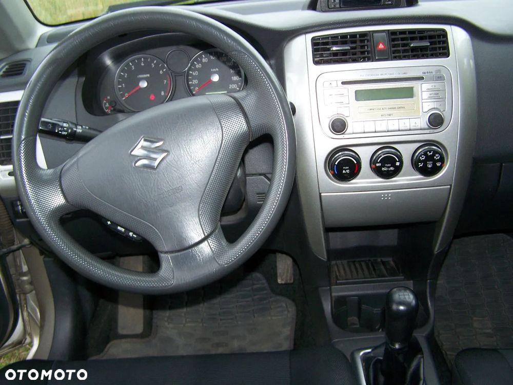 Suzuki Liana 1.6 - 14