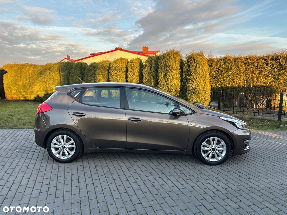 Kia Ceed - 13