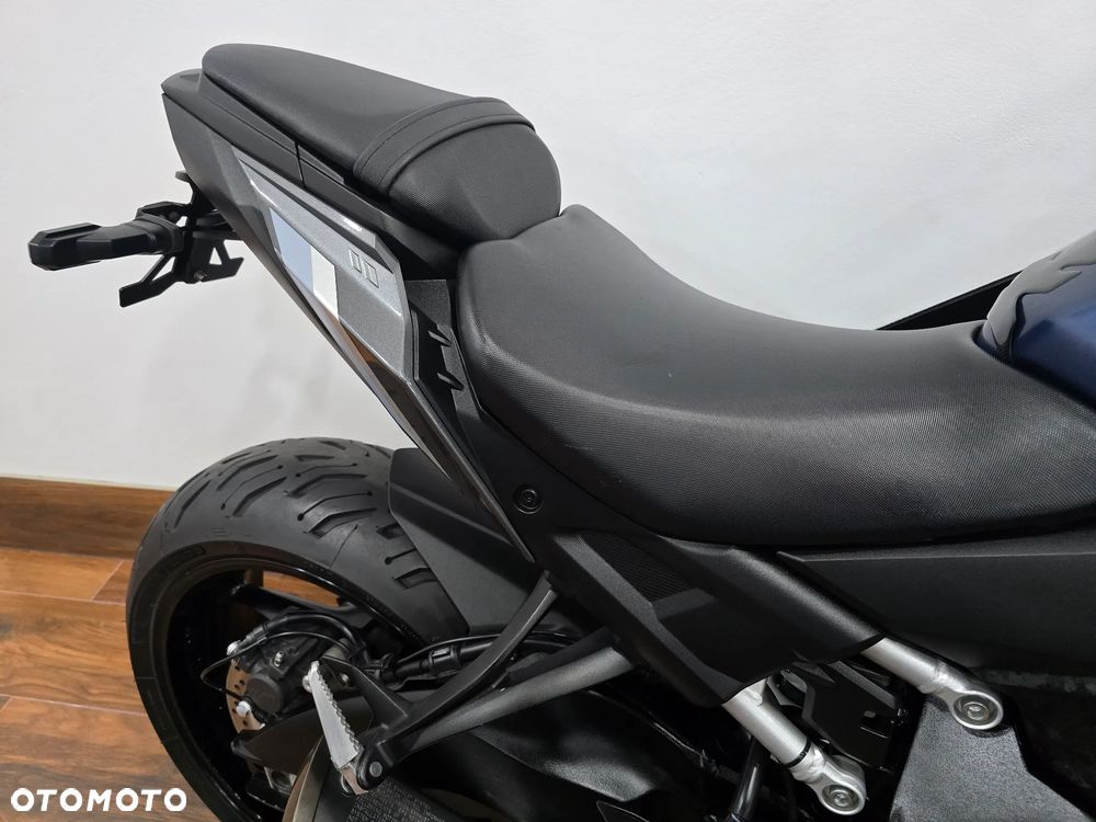 Suzuki GSX - 14
