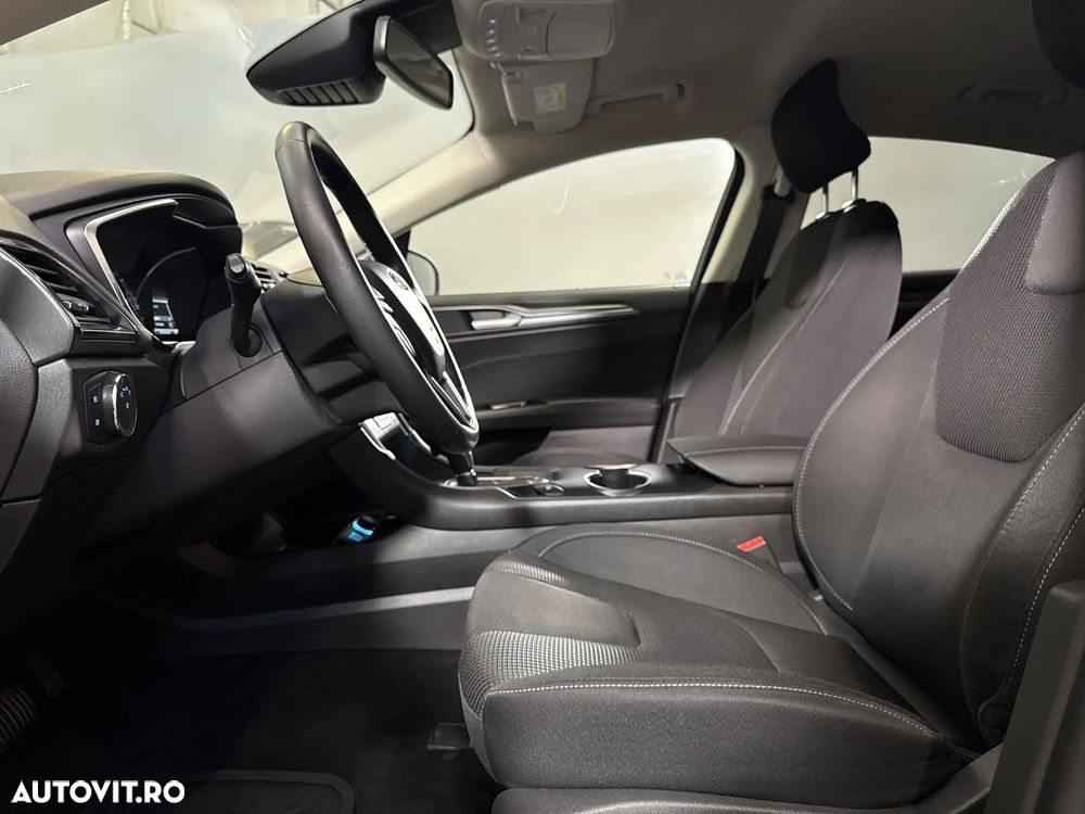 Ford Mondeo - 25