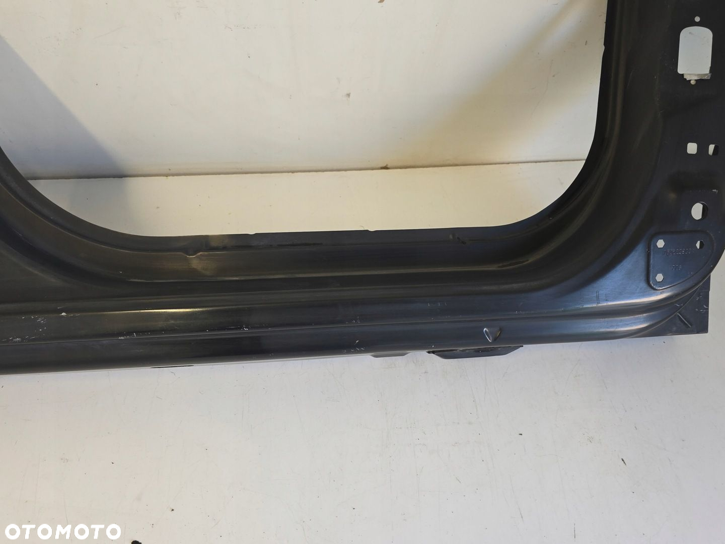 Próg prawy przód poszycie RENAULT Captur I 1 13- 760223930R - 4