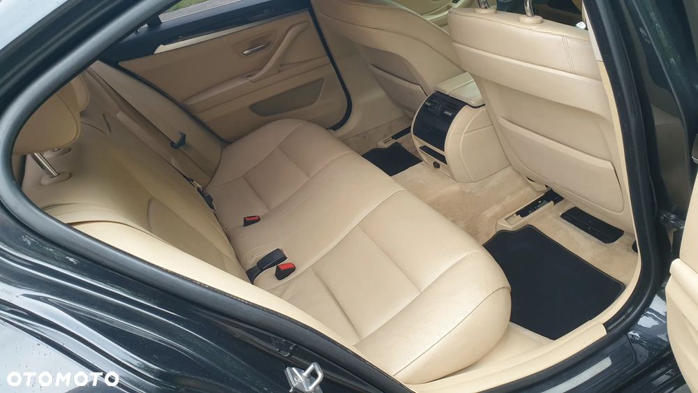 BMW Seria 5 530d - 28