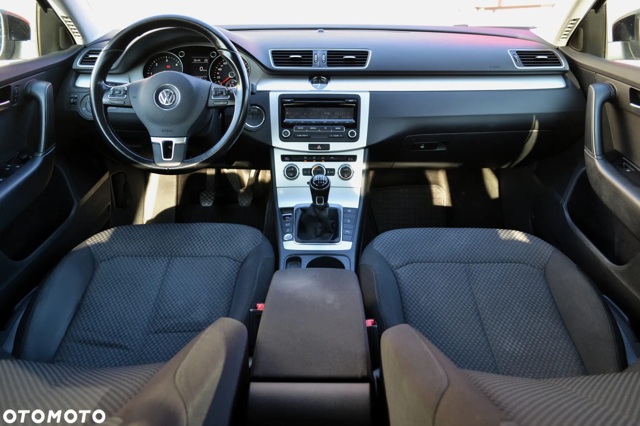 Volkswagen Passat 1.6 TDI Trendline - 8