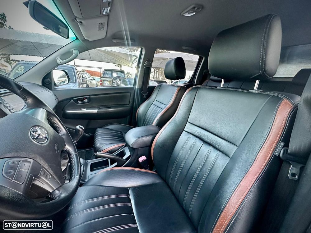 Toyota Hilux - 13