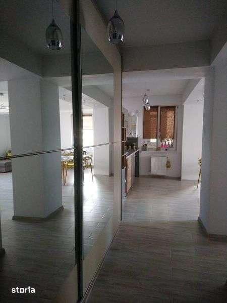 De vanzare apartament 2 camere Mamaia Summerland zona cluburi — fotografia 3