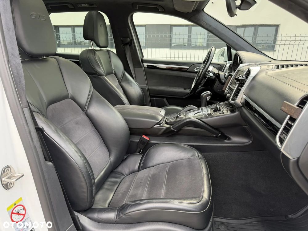Porsche Cayenne GTS - 12