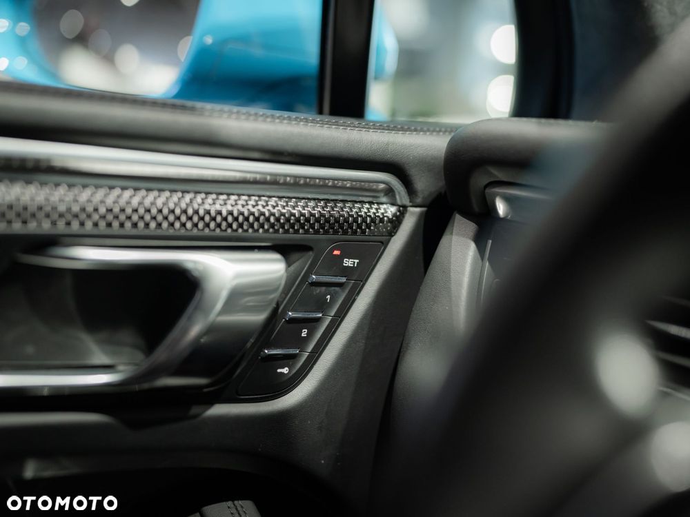Porsche Macan Turbo - 37