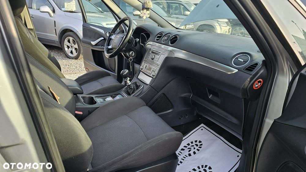 Ford S-Max - 19