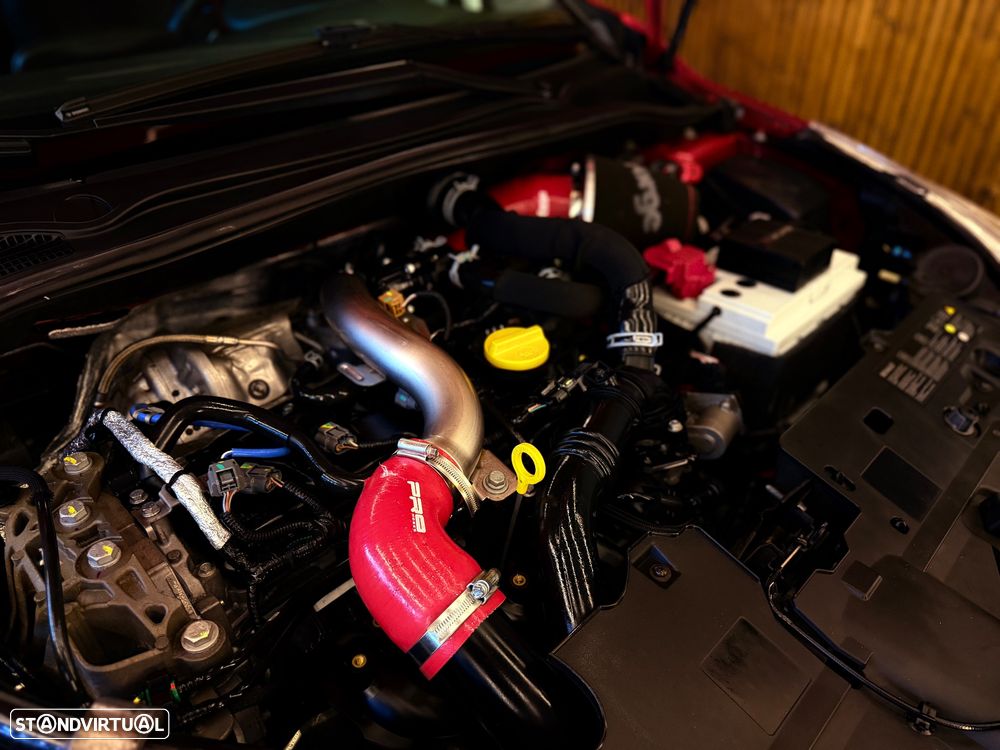 Renault Clio TCe 220 EDC R.S. Trophy - 22