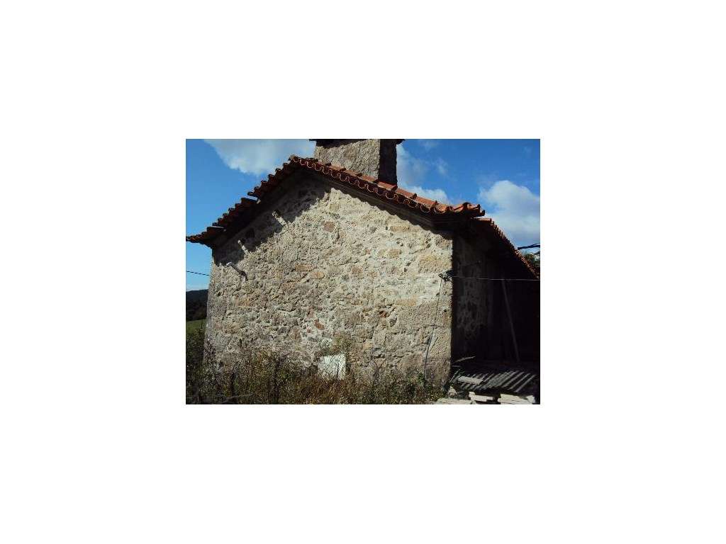 Moradia em pedra p/ reconstruir em Paredes de Coura. - Grande imagem: 3/8